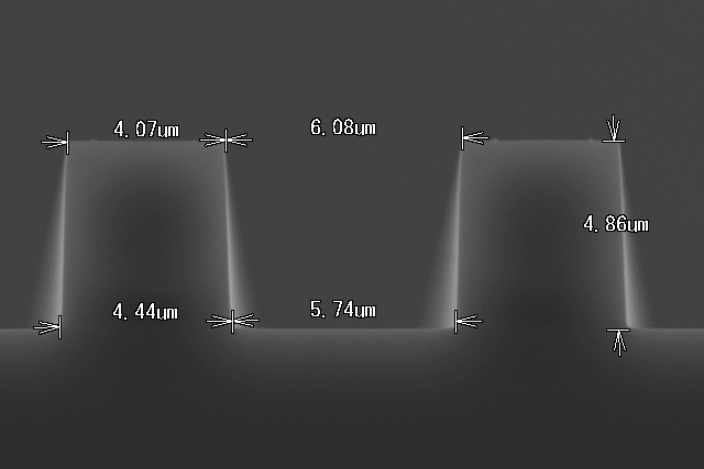 SiO2深堀り加工-2 断面形状