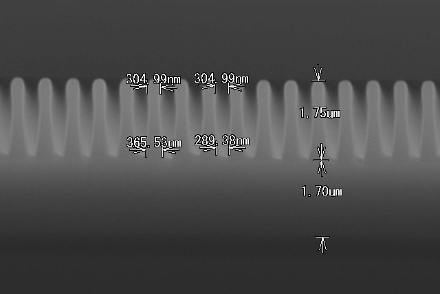 SiO2　LS 0.3um加工　断面形状