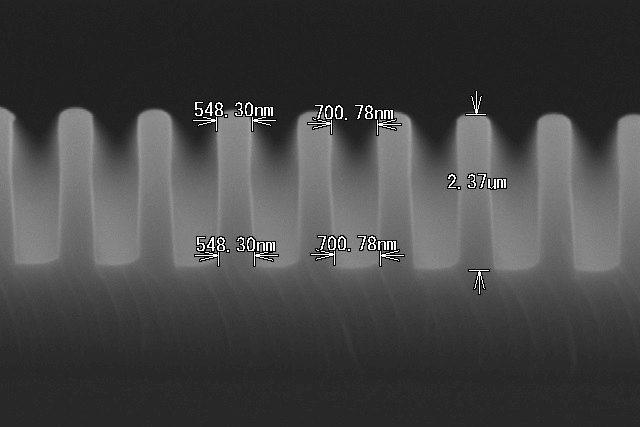 SiO2　LS 0.6um加工　断面形状
